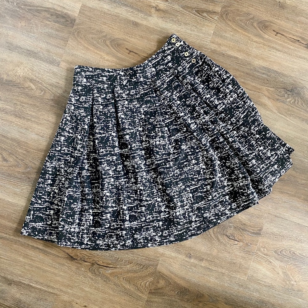 Karl Lagerfeld Black & White Tweed Skirt w Buttons